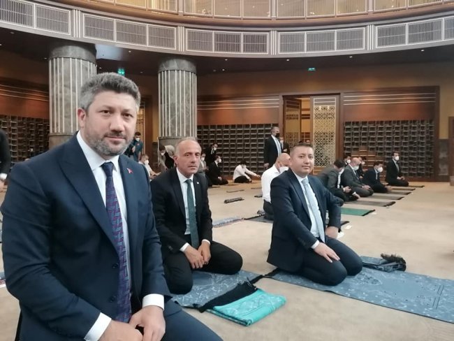 BAŞKAN ÖZER TAKSİM CAMİ AÇILIŞINA KATILDI.