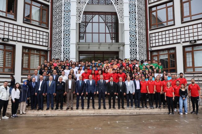 SPORUN YILDIZLARINA ÖDÜL TÖRENİ