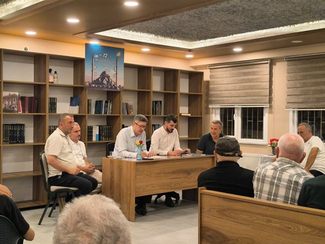 ADACAMİ MAHALLESİNDE TOPLANTI