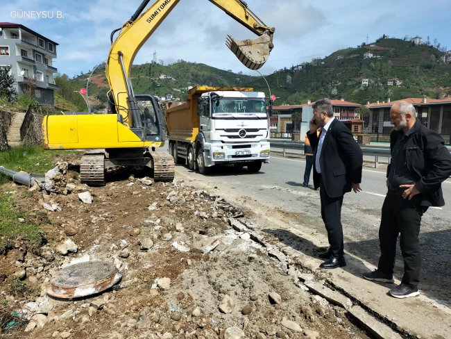 BAŞKAN ÖZER SAHA ÇALIŞMALARINI İNCELEDİ.