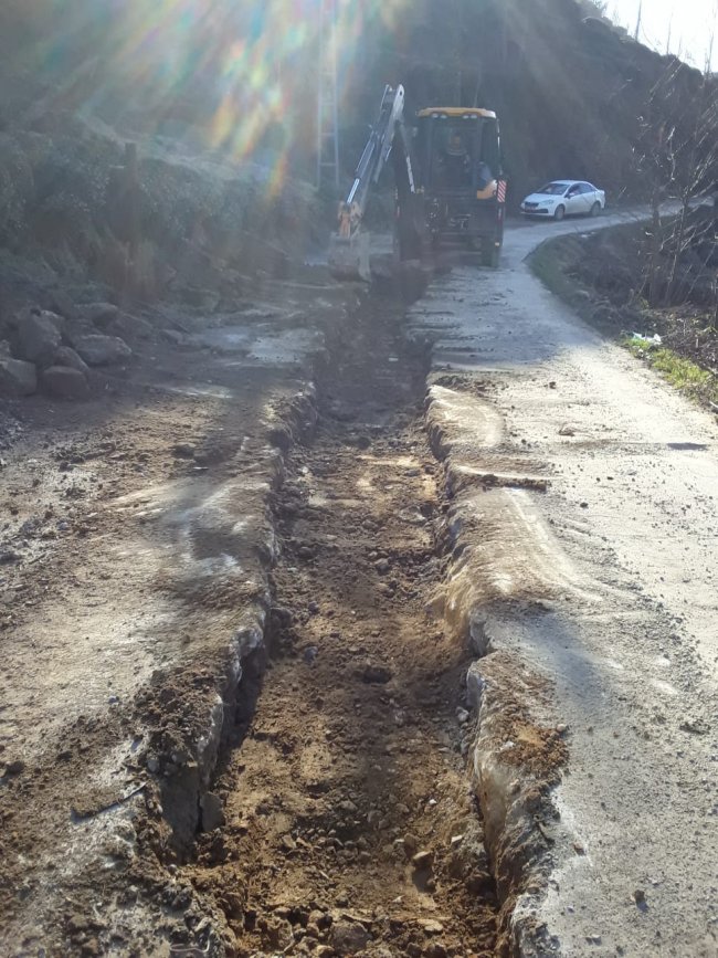 Kanal Betonu Çalışmaları Yapılıyor