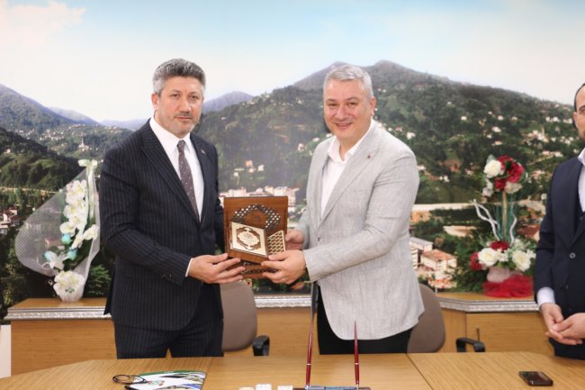 SERDİVAN BELEDİYESİ İLE KARDEŞ ŞEHİR PROTOKOLÜ İMZALANDI.