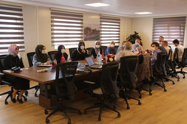 EİĞİTİM KULLİYESİNDE TOPLANTI