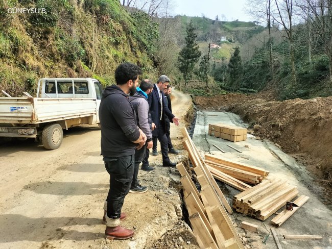 BAŞKAN ÖZER SAHA ÇALIŞMALARINI İNCELEDİ.