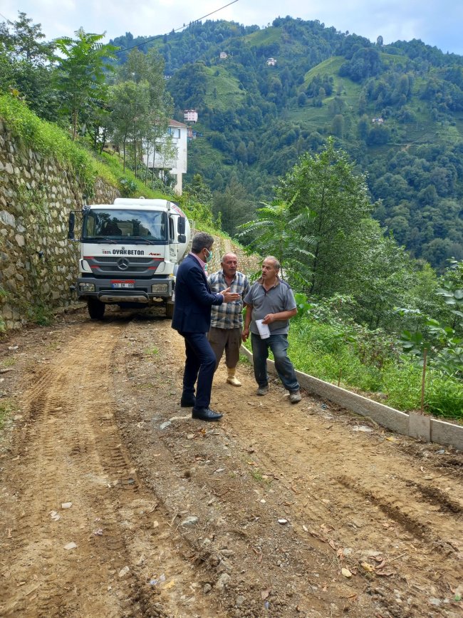 BAŞKAN ÖZER SAHA ÇALIŞMALARINI İNCELEDİ